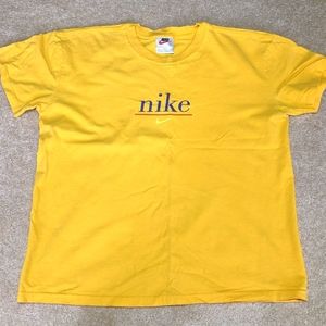 Nike T-shirt / Yellow Nike Tee